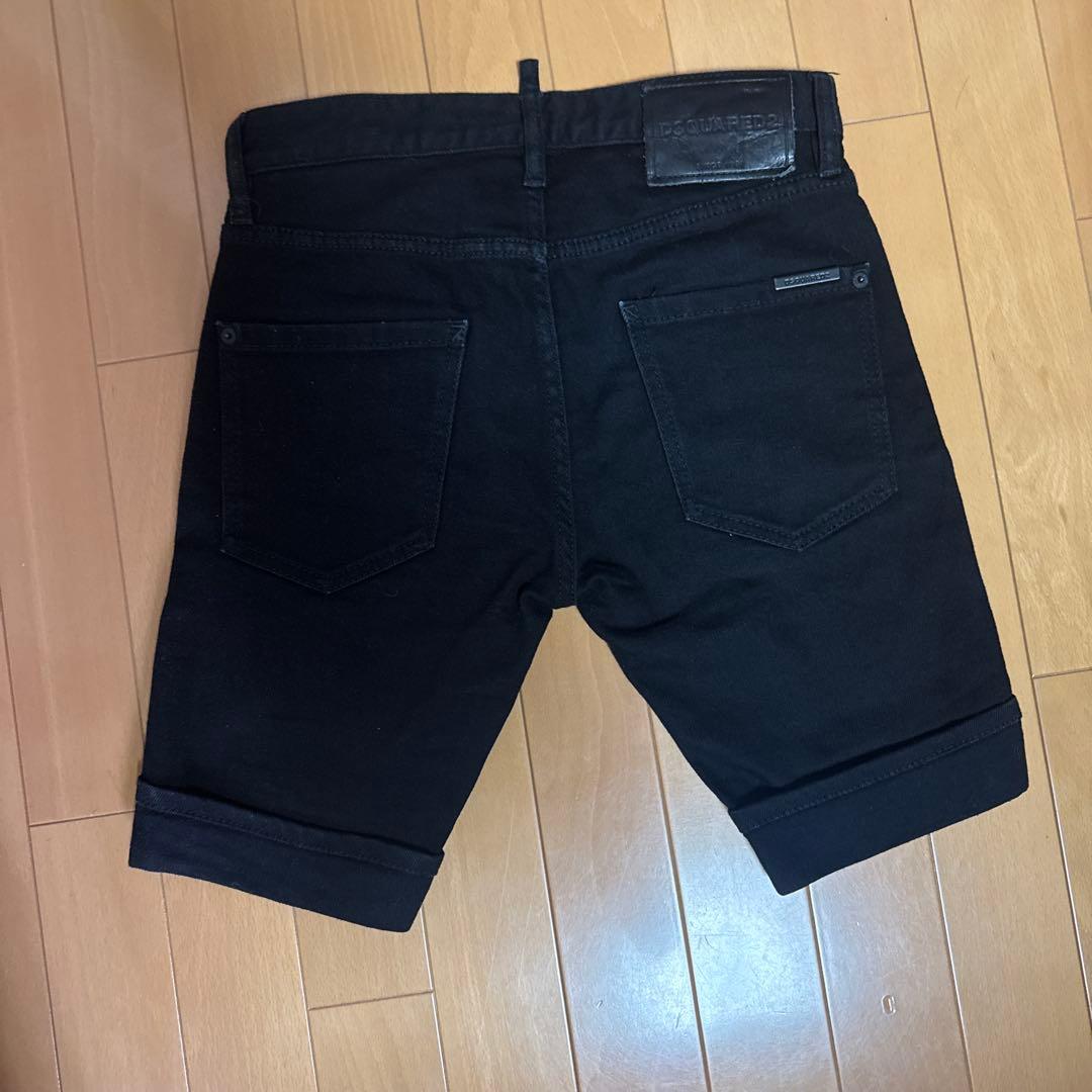 DSQUARED2 ブラック ショートパンツ