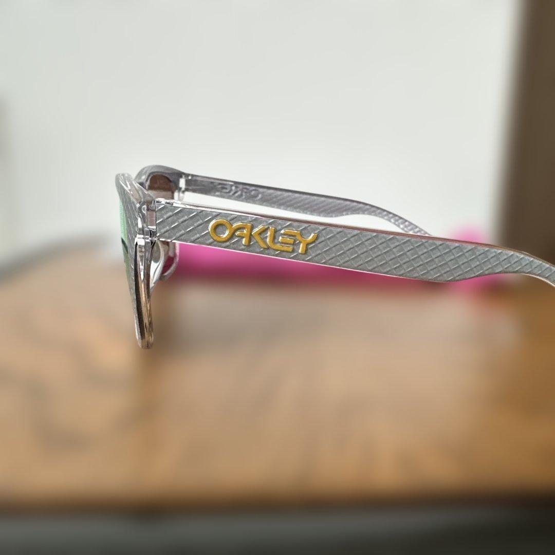 オークリーサングラス　OAKLEY フロッグスキン　FLOGSKINS