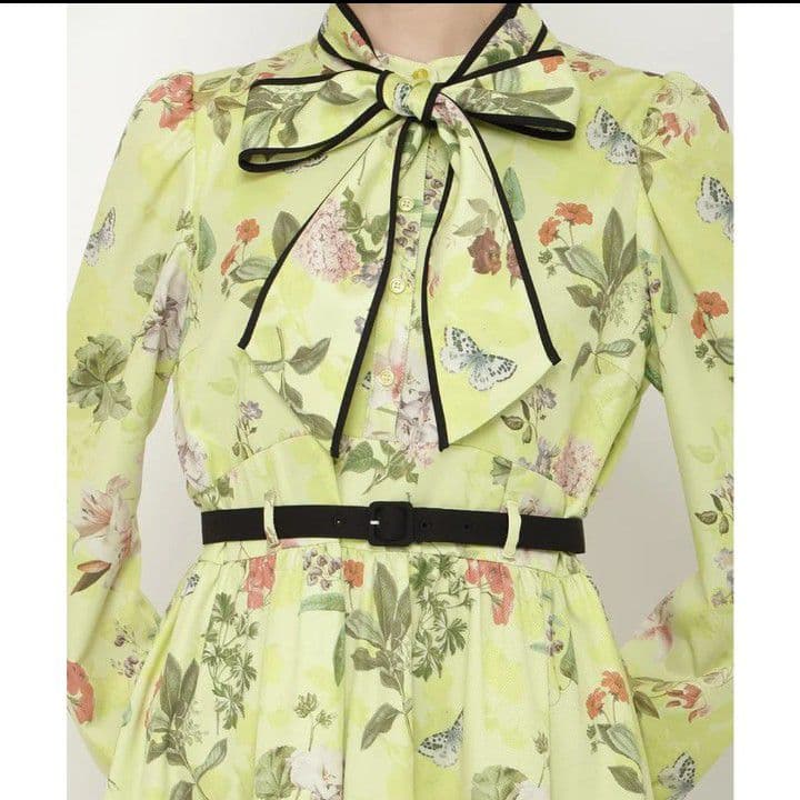 美品　アンドクチュール　花柄ワンピース　リボン