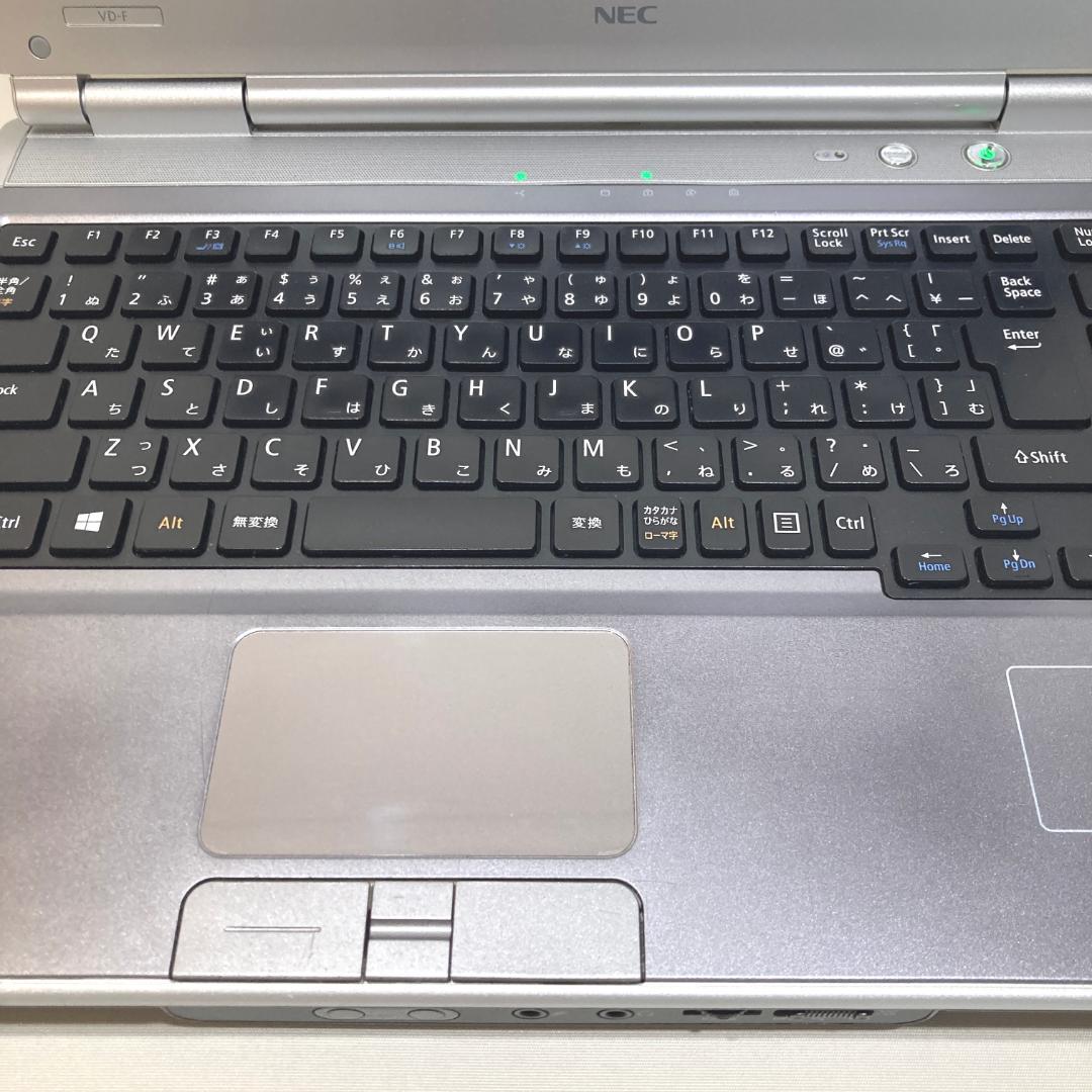 初心者✨大画面・DVD・大容量✨シルバー✨すぐ使えるノートパソコン◇T359-3