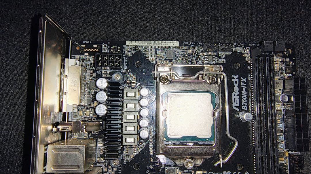 ひ*ん様 S*l様 Core i7-9700 ASRock B360M/ITX