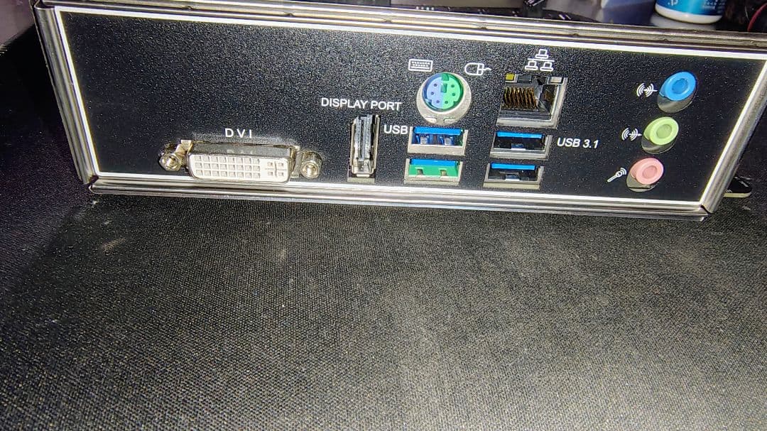 ひ*ん様 S*l様 Core i7-9700 ASRock B360M/ITX