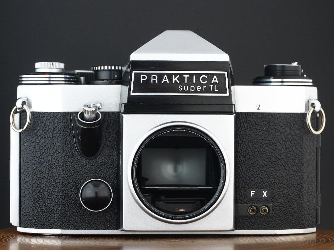 PENTACON PRAKTICA SUPER TL ボディ