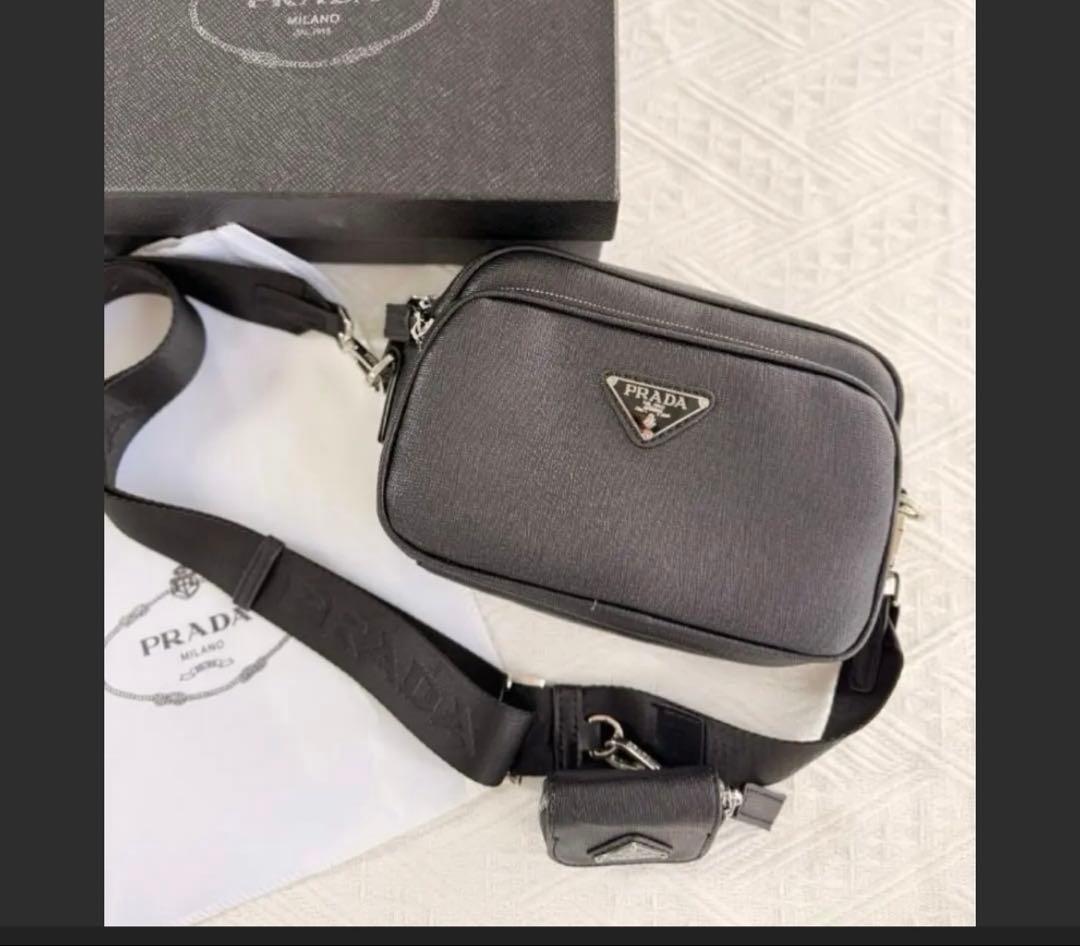 PRADAショルダーバッグ