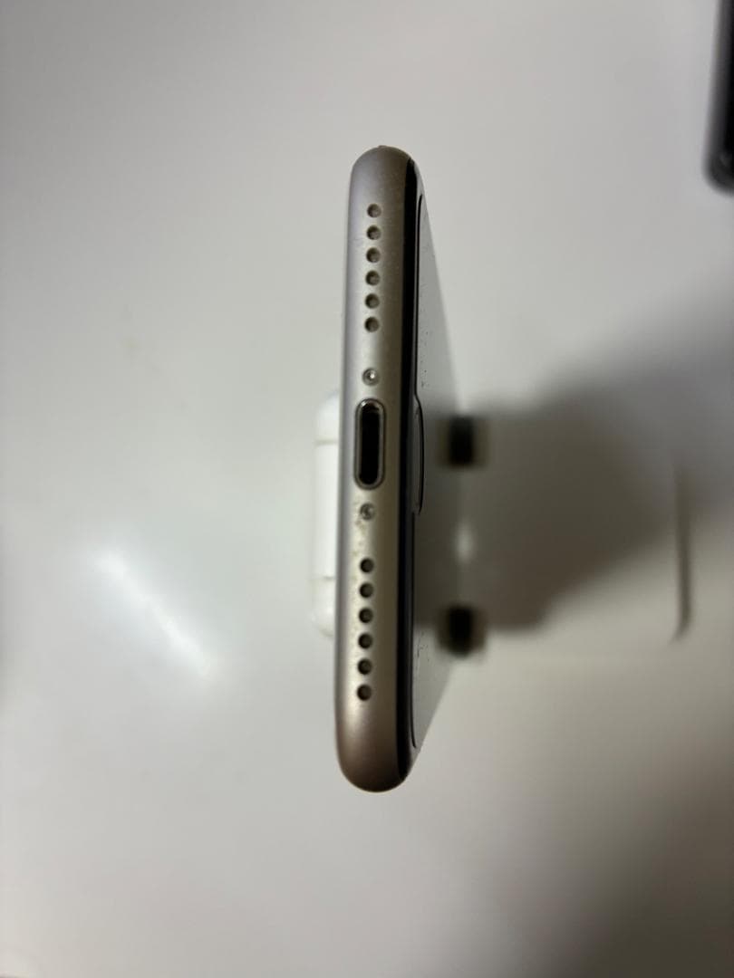 iPhone SE（第3世代）スターライト 64GB SIMフリー