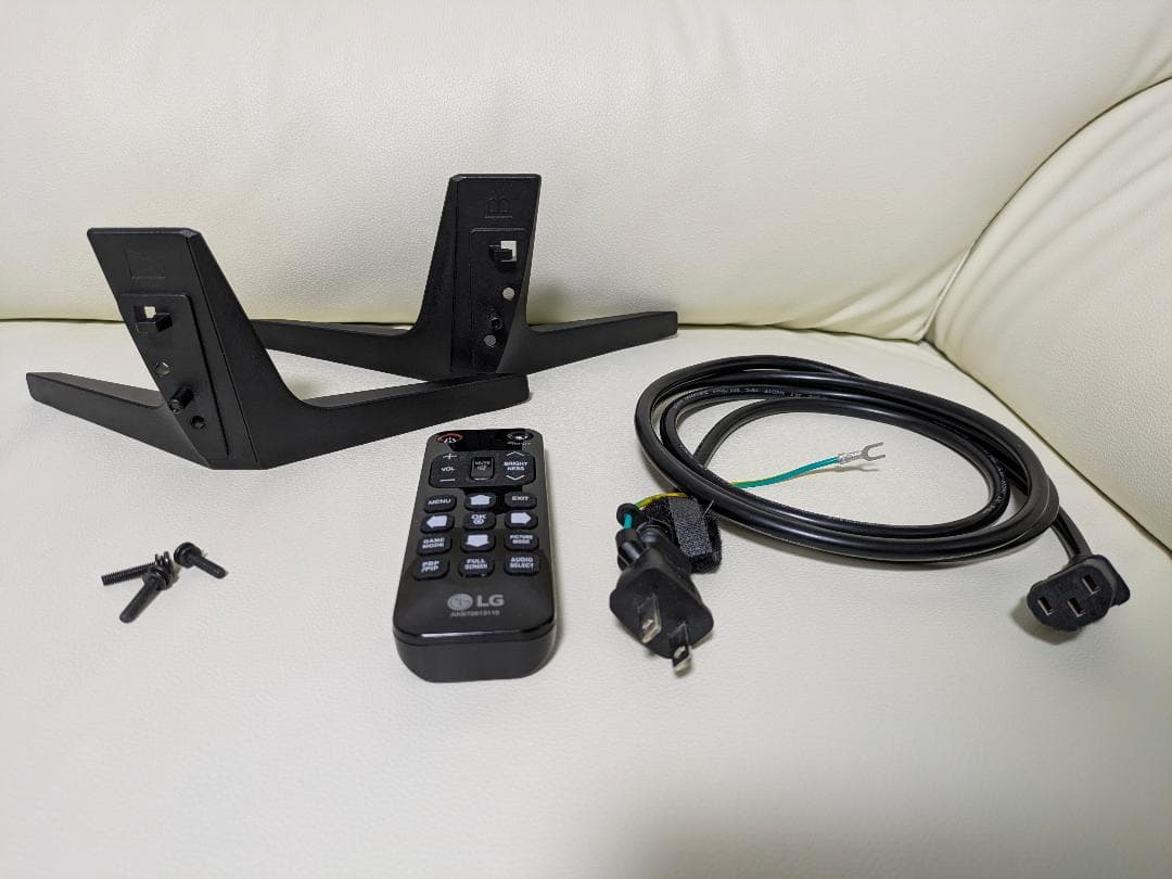 【訳あり】LG 43UN700T-B（42.5インチ モニターディスプレイ）