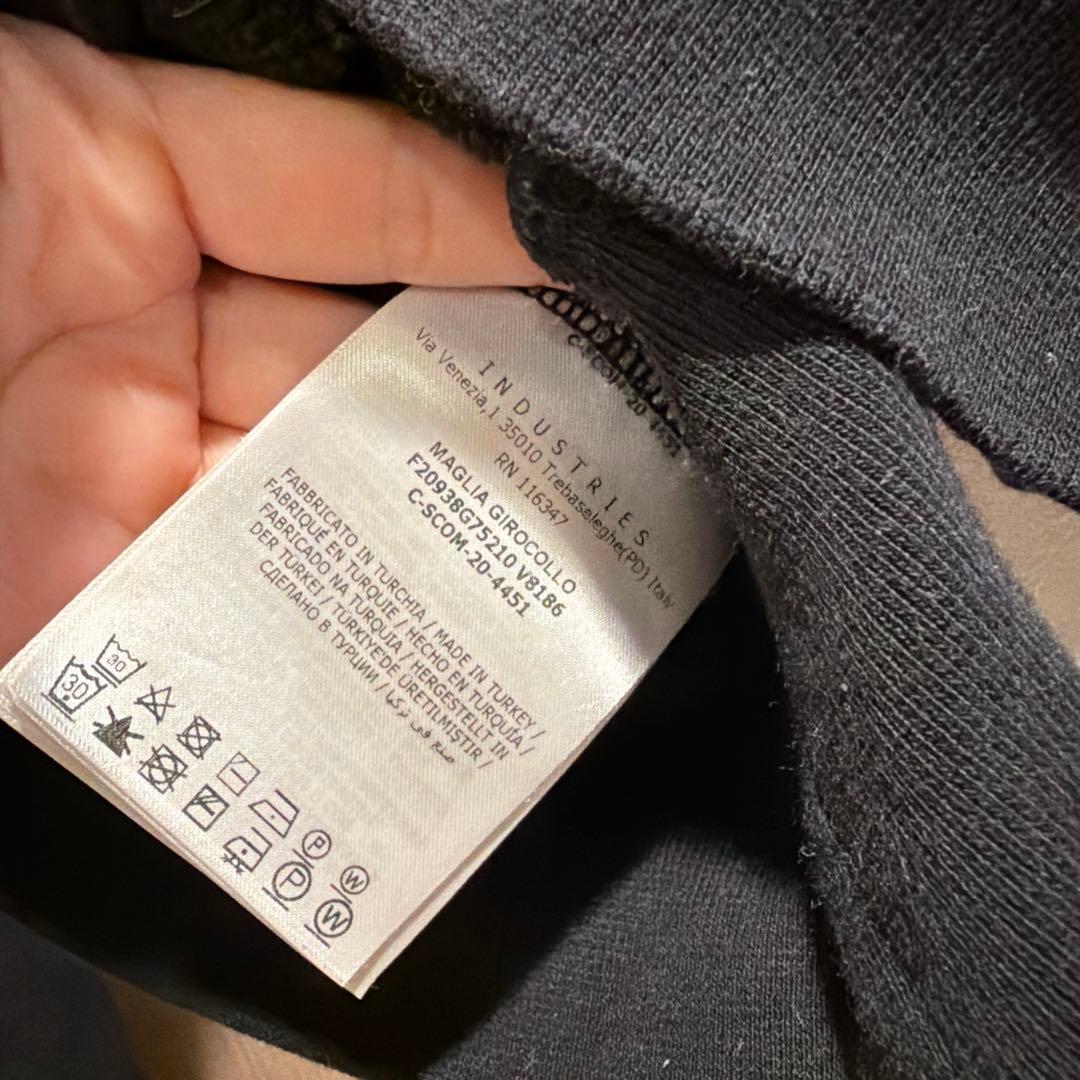 MONCLER ブラック クロップドパーカー