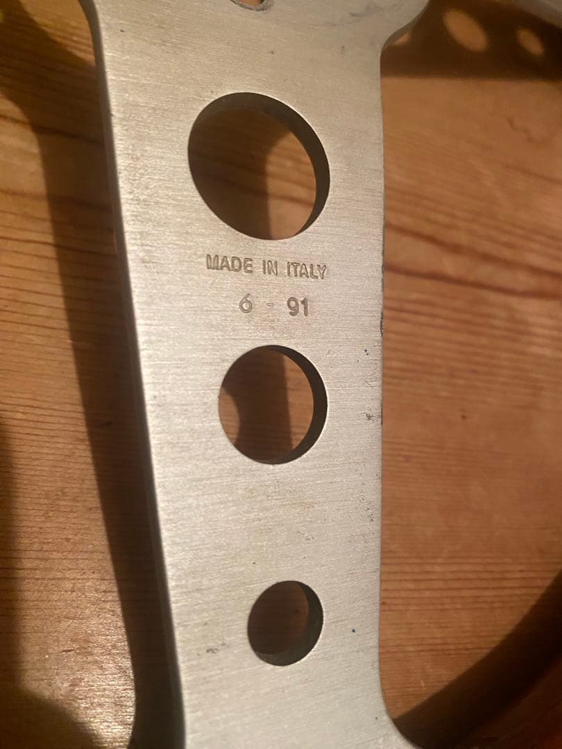 momo ステアリング