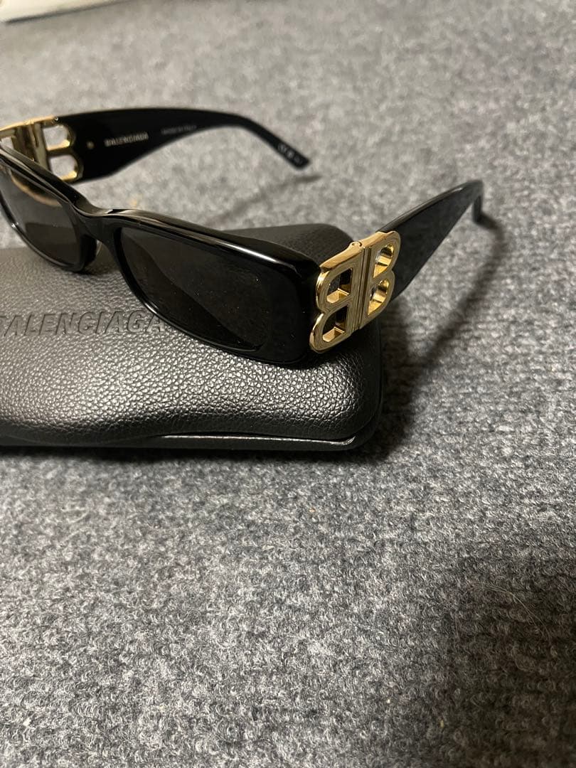ジヨン着用　BALENCIAGA サングラス