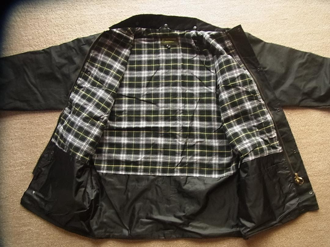 値下げ　新品 オイルドジャケット 本場英国製 Mサイズ 黒 タグ有り