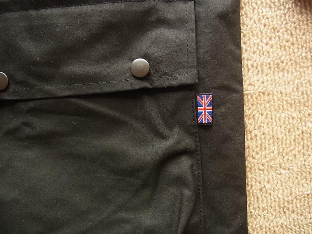 値下げ　新品 オイルドジャケット 本場英国製 Mサイズ 黒 タグ有り