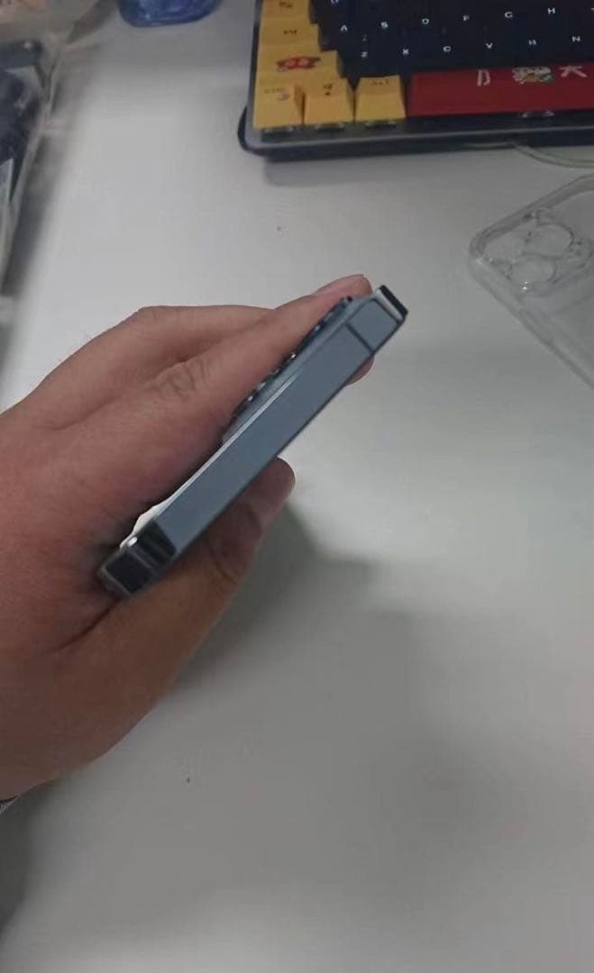 iPhone 13 Promac 本体