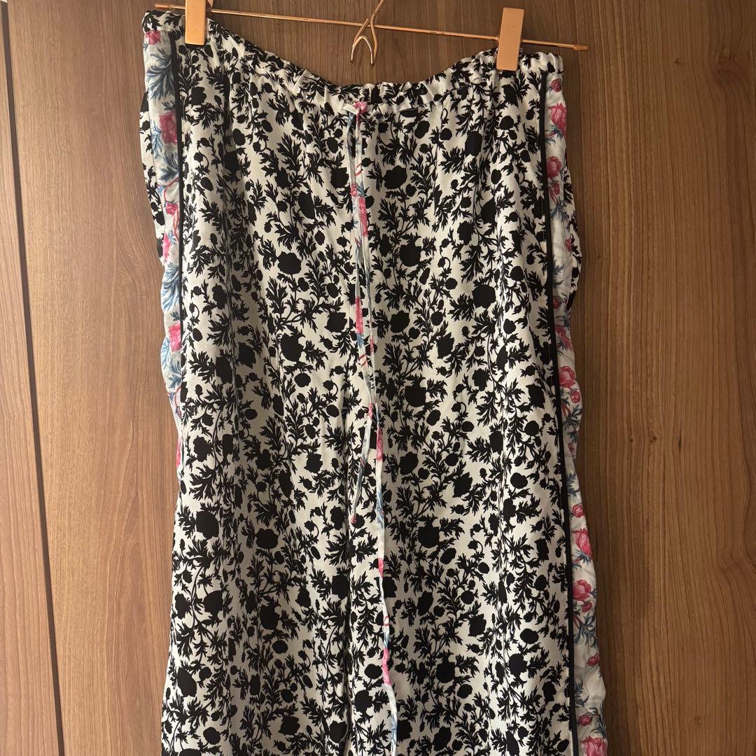 FETICO 花柄 モノトーン パンツ