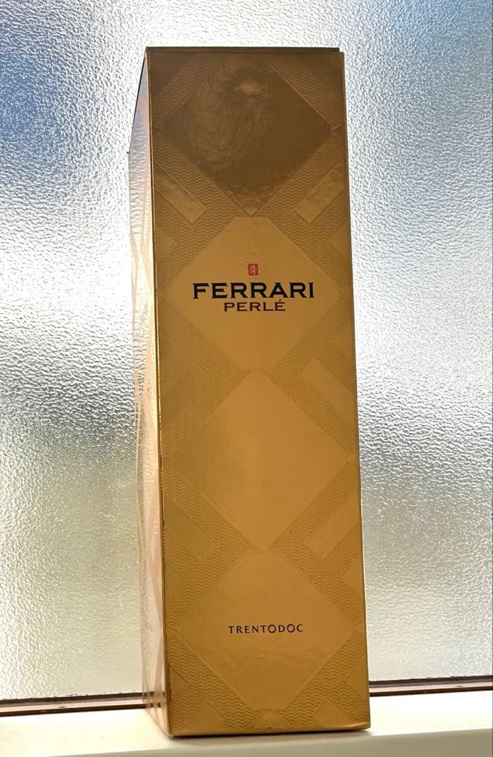 FERRARI PERLE 2009 スパークリングワイン