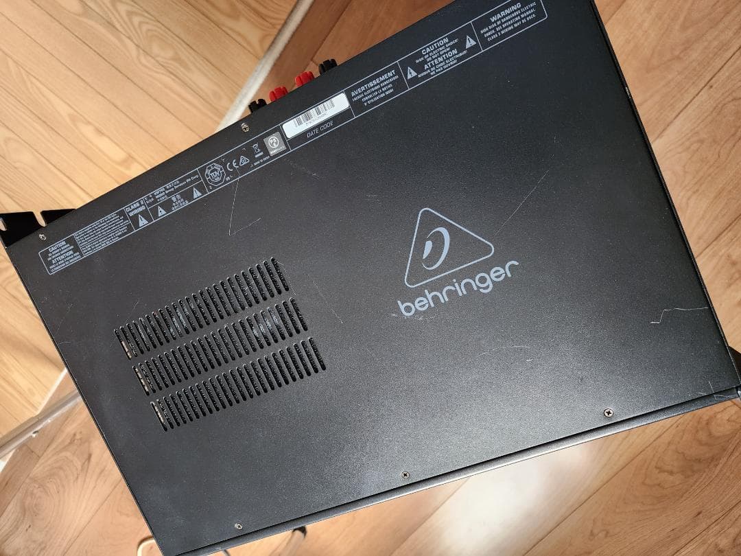 behringer KM750 750W 2チャンネルアンプ