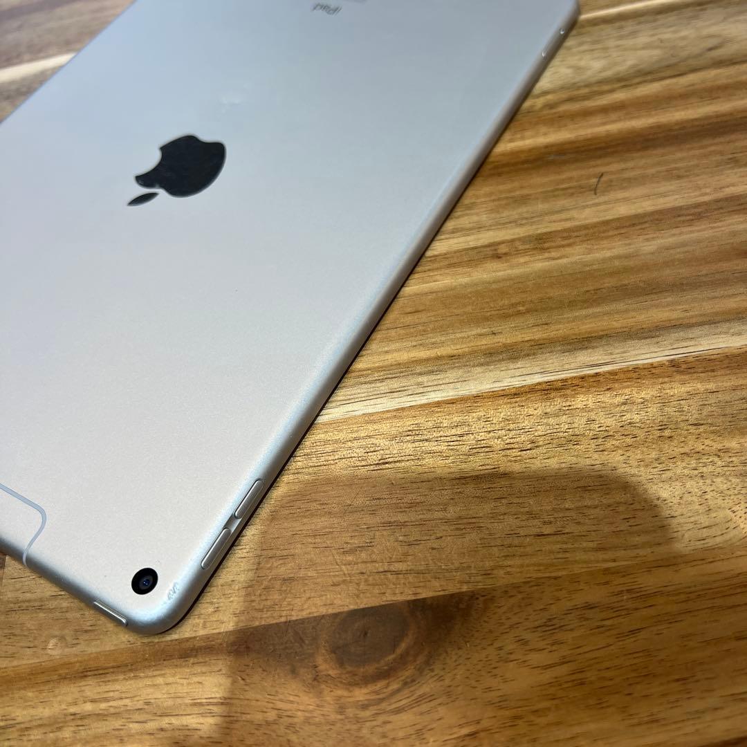 K1527 SIMフリー　iPad Air 第三代　64GB