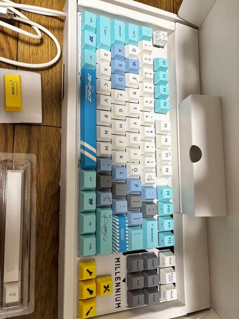 ふもコレ　キーボード　US 英語配列 アイリス軸　キーキャップ ブルアカ