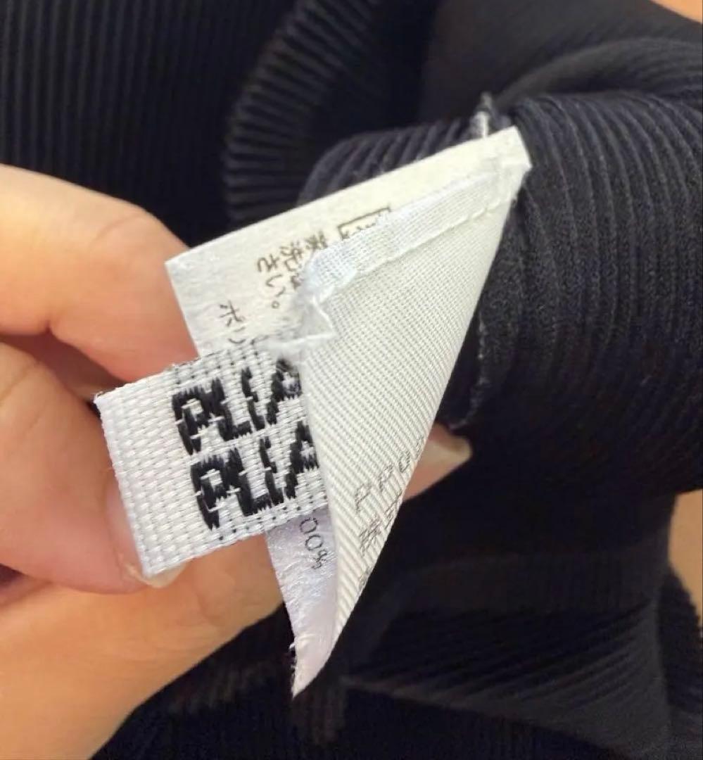 プリーツプリーズ　半袖トップス　Mサイズ