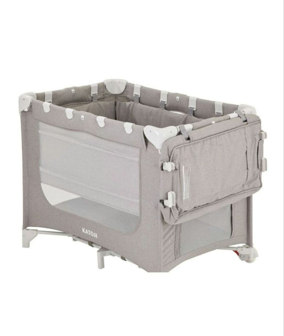 カトージ　ポータブルベビーベッド グレー おむつ替え台付き