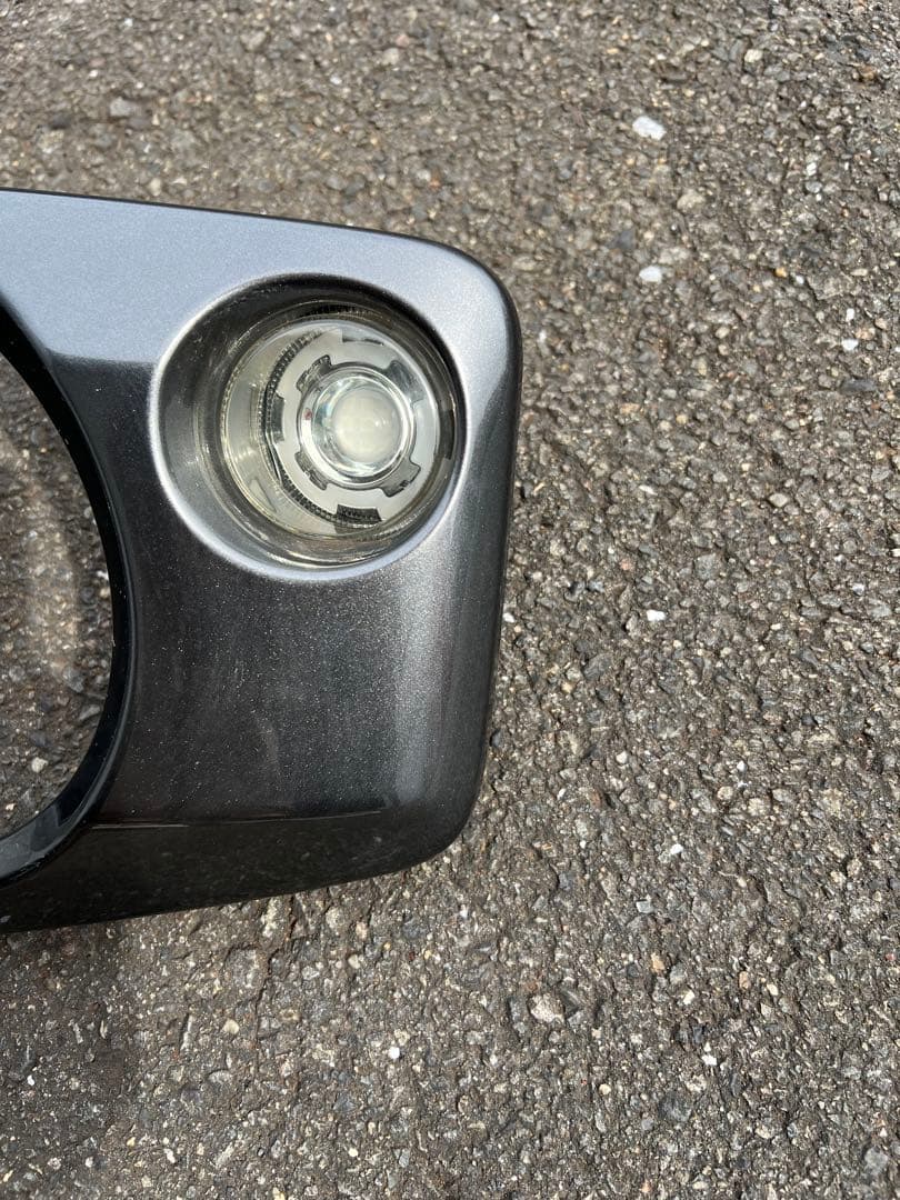 スズキ グリル ブラック ハニカムメッシュ　筆記体エンブレム