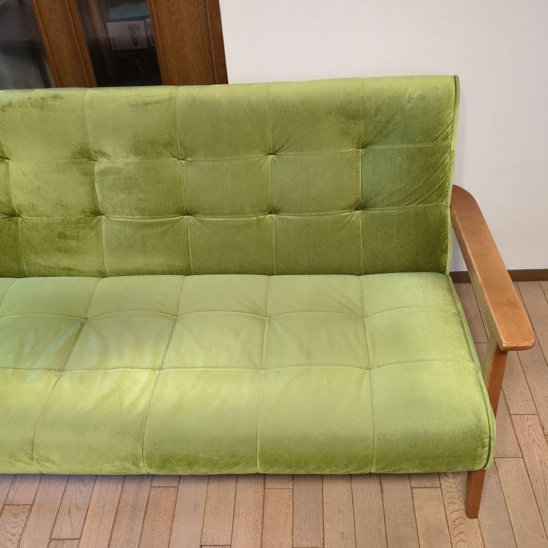 イキカグ IKIKAGU　アンティーク風2人掛けソファ　ベロア調の生地　グリーン