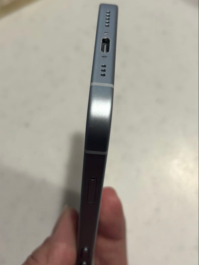 美品　iPhone15 128GB SIMフリー