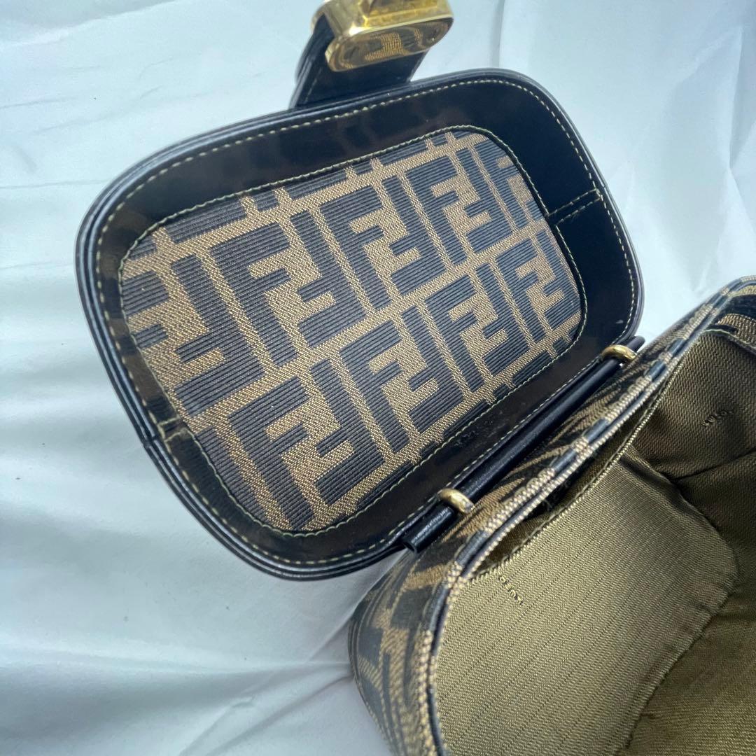 【美品】FENDI フェンディ ズッカ 2way ショルダーバッグ ヴァニティ