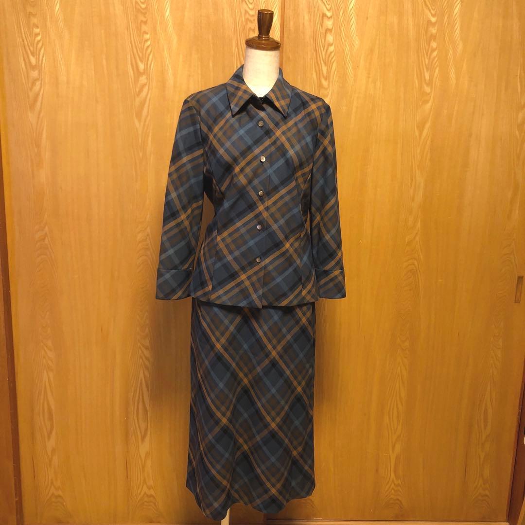 アクアスキュータム スカートスーツ　セットアップ