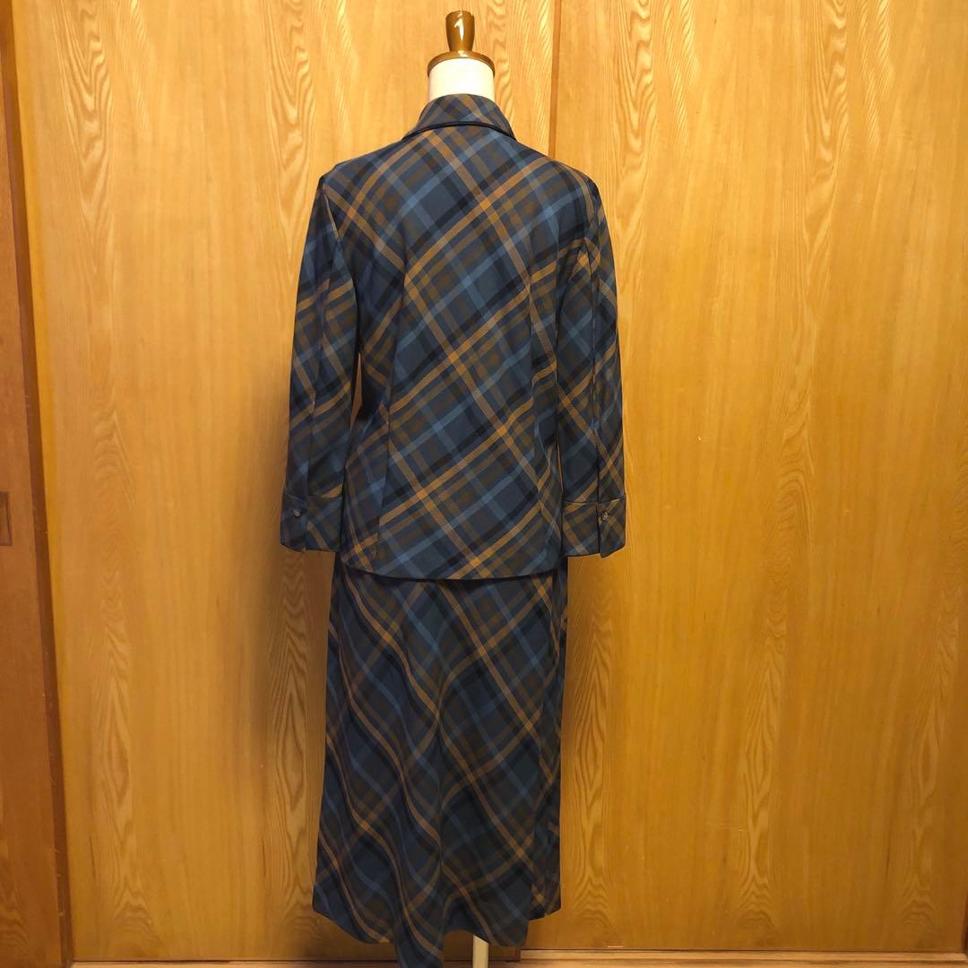 アクアスキュータム スカートスーツ　セットアップ