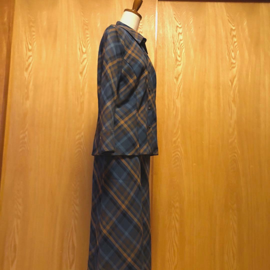 アクアスキュータム スカートスーツ　セットアップ