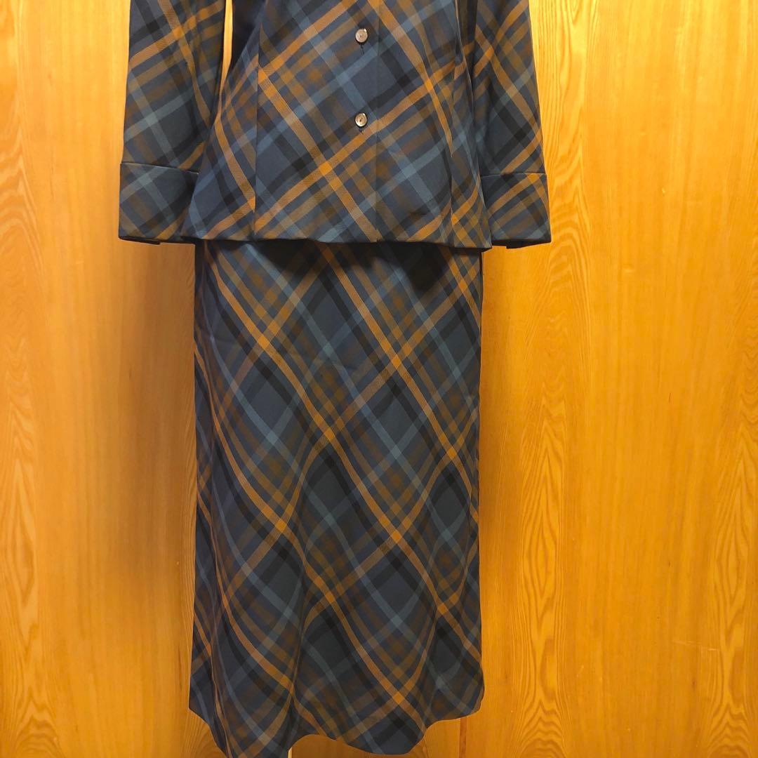 アクアスキュータム スカートスーツ　セットアップ