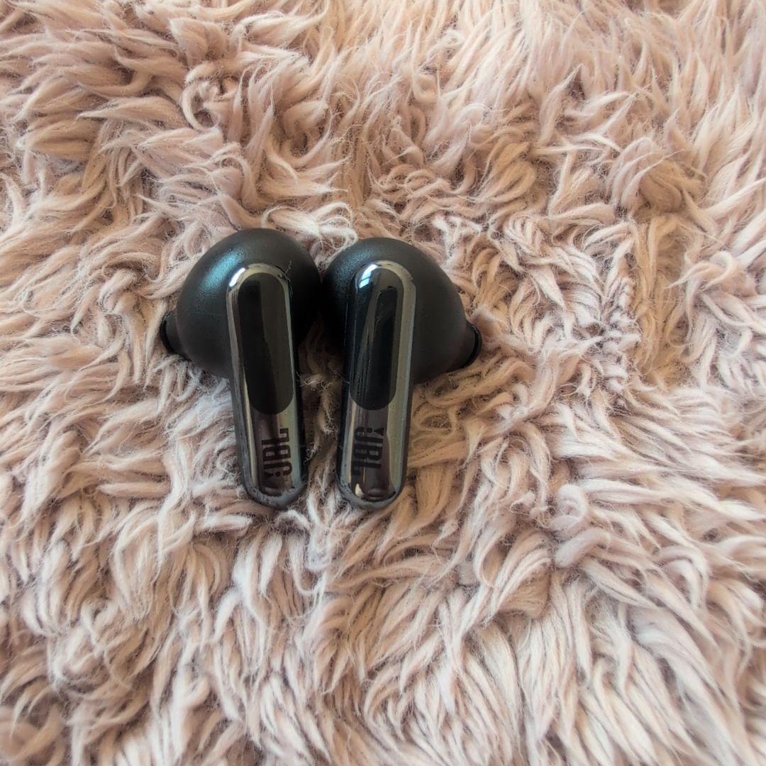 JBL　LIVE　BEAM3 　　　おまけでJBL有線付き