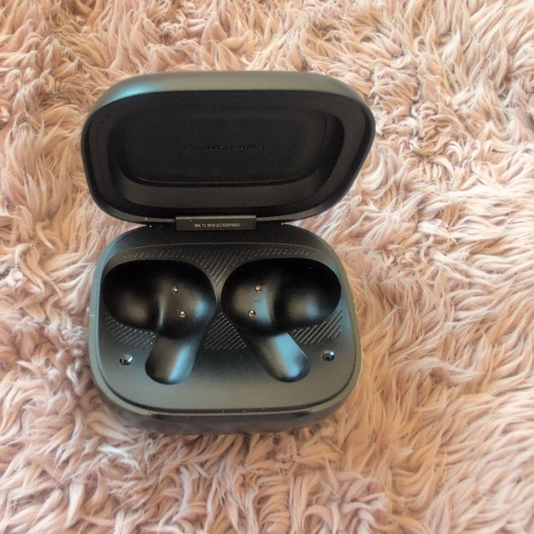 JBL　LIVE　BEAM3 　　　おまけでJBL有線付き