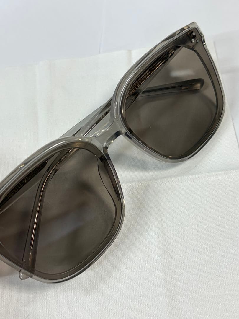 ジェントルモンスター　Gentle Monster BY 灰色　グレー