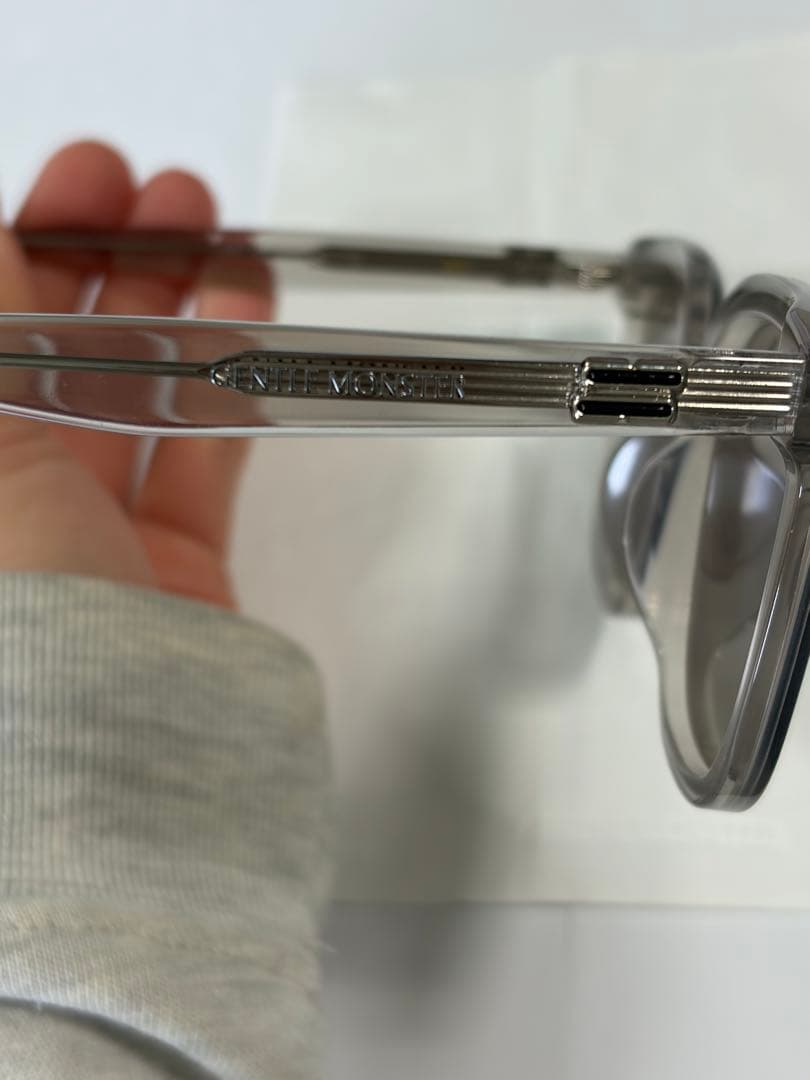 ジェントルモンスター　Gentle Monster BY 灰色　グレー