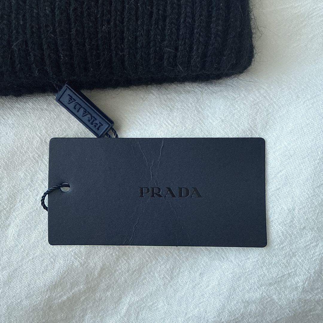 PRADA ノベルティ ニット帽 ブラック ビーニー 【未使用・美品】