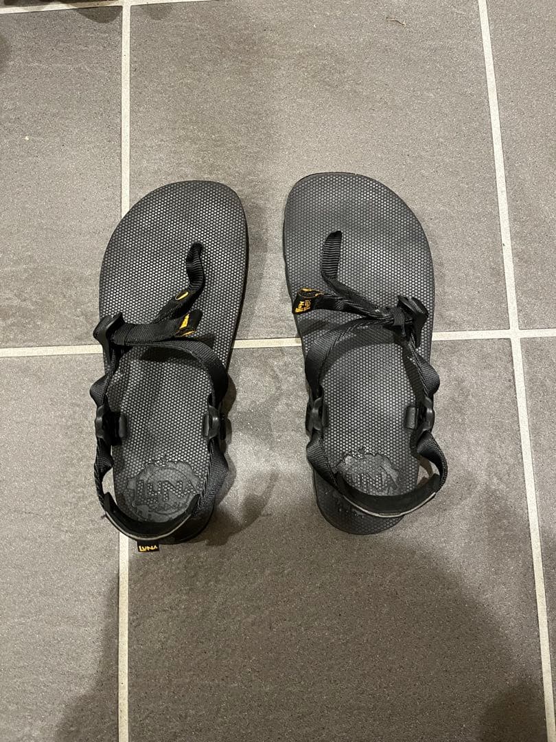 靴 LUNA SANDALS MONO WINGED EDITION