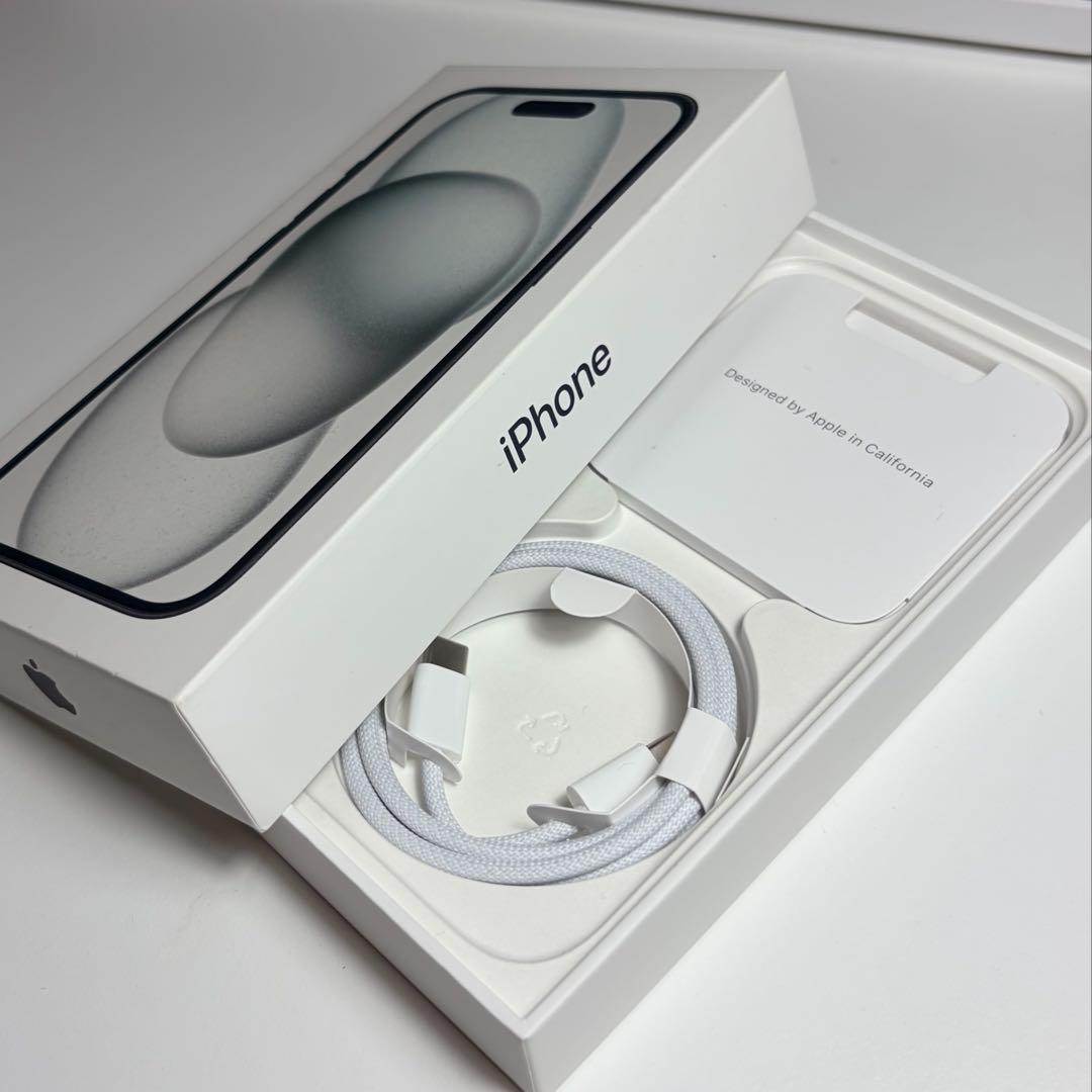 【期間限定値下げ】【極美品】iPhone 15 ブラック 本体 + おまけ付き