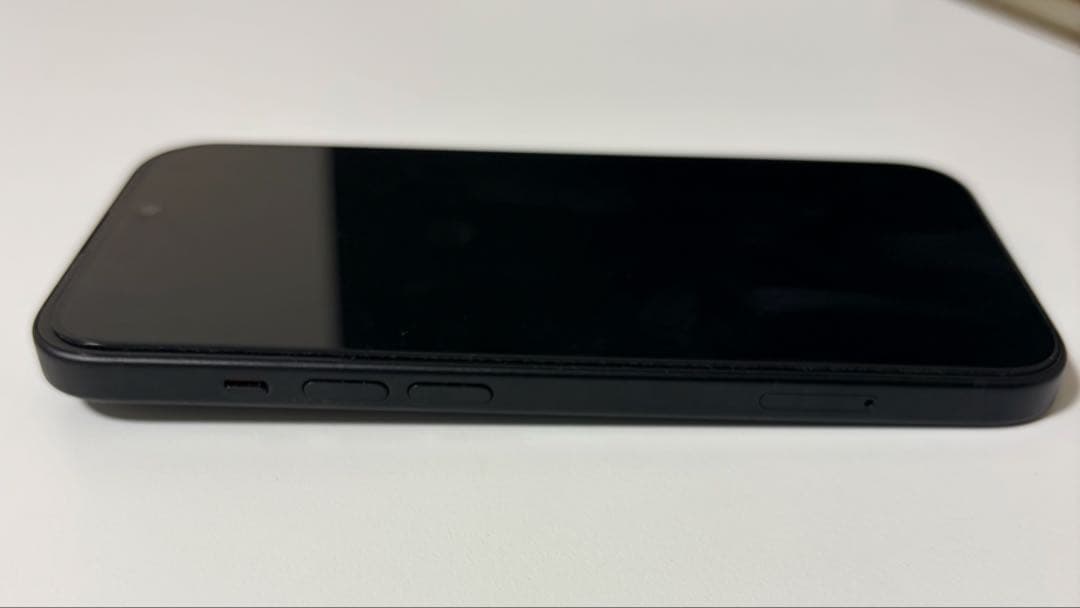 【期間限定値下げ】【極美品】iPhone 15 ブラック 本体 + おまけ付き