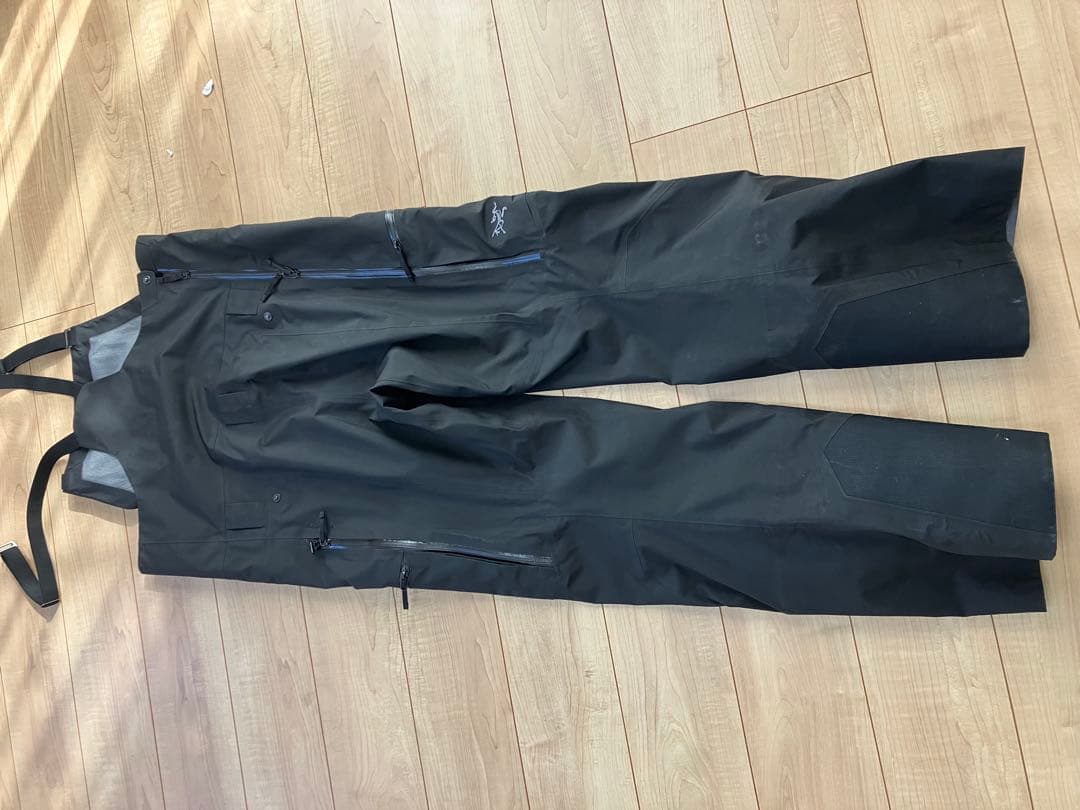 ARC'TERYX セイバービブパンツ