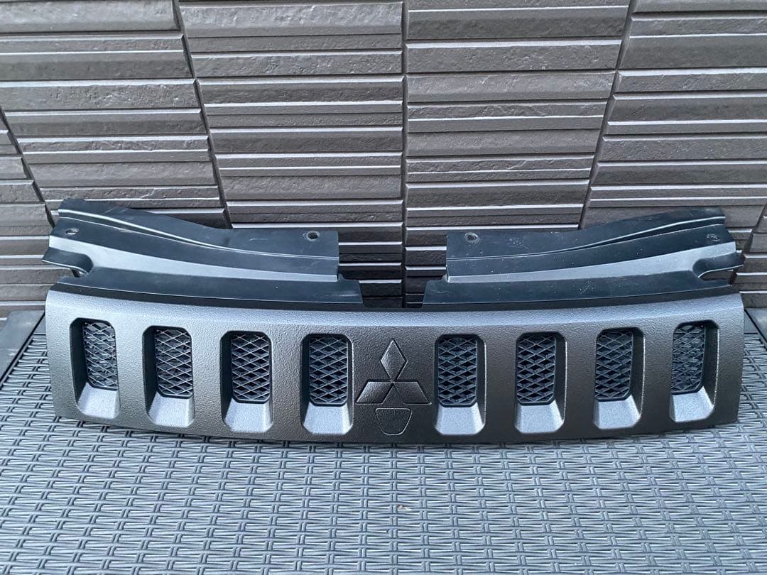 最終値下げ中❗️デリカd5 デリカD5 フロントグリル　チッピング　ブラック