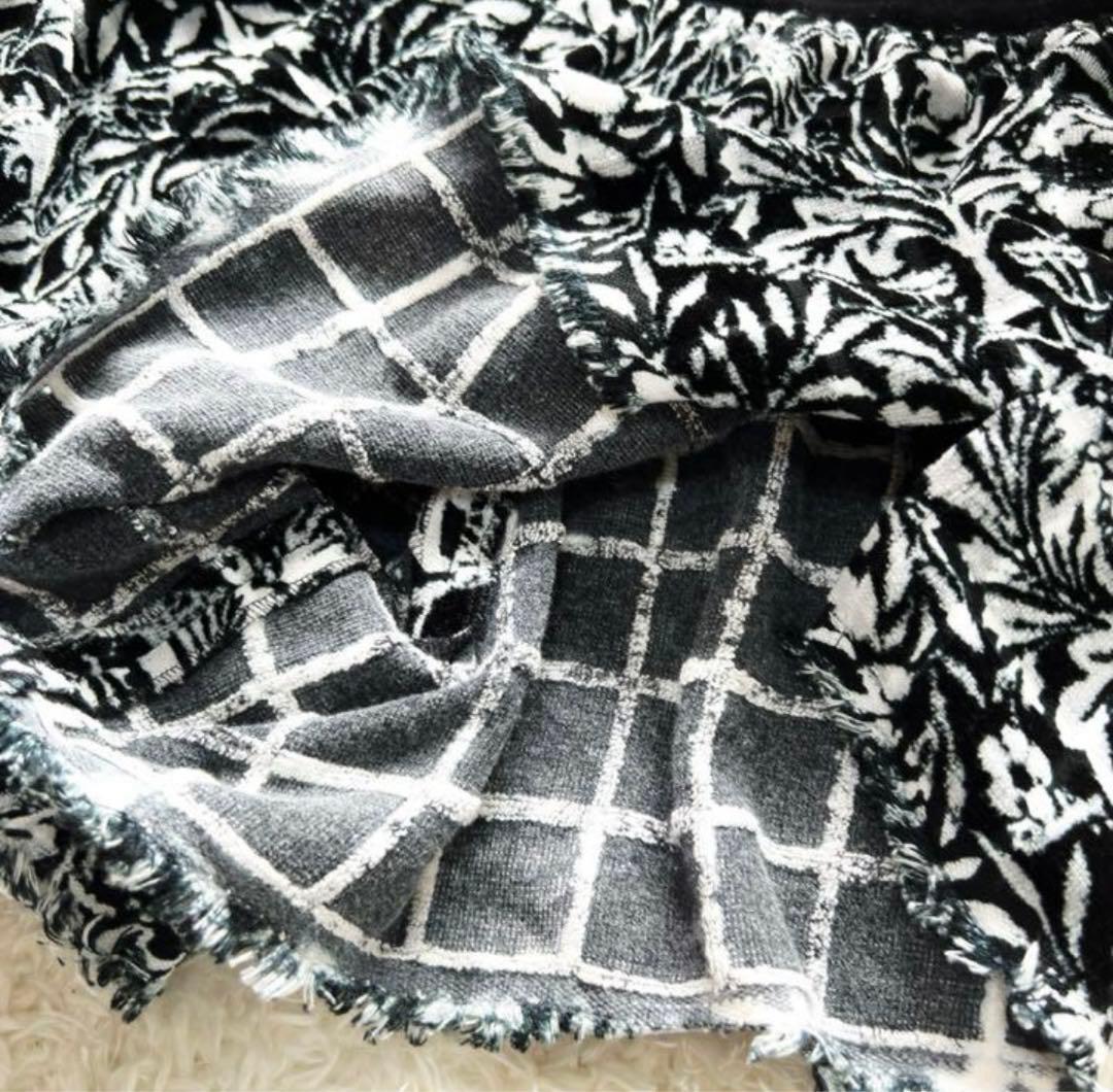 お値引き❣️CHANEL，希少シャネルベロア素材ホットパンツ