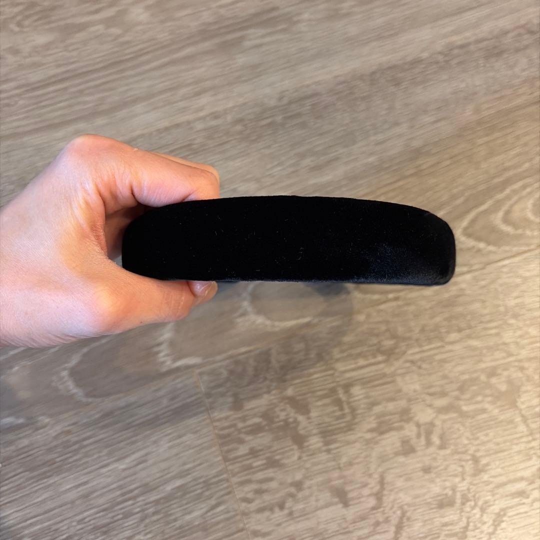 美品　ALEXANDRE DE PARIS ブラック　ベロア　カチューシャ