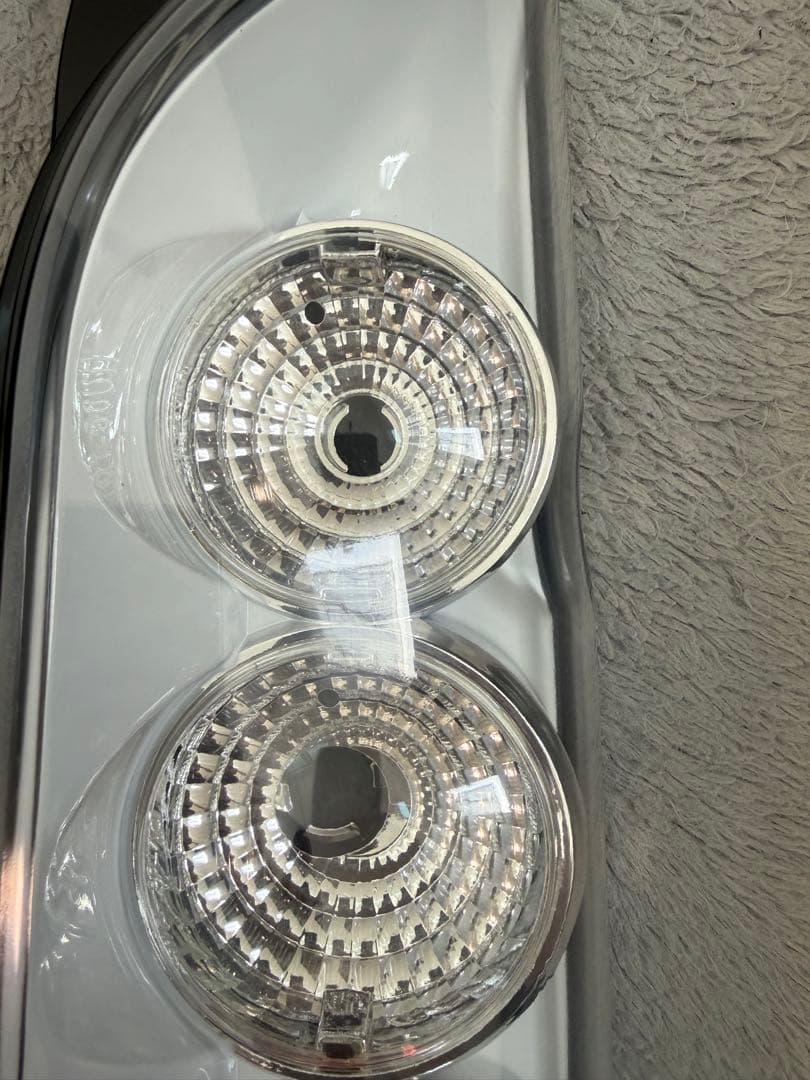 ハイエース200系ユーロテールLEDテールランプ 左右セット クリア/レッド