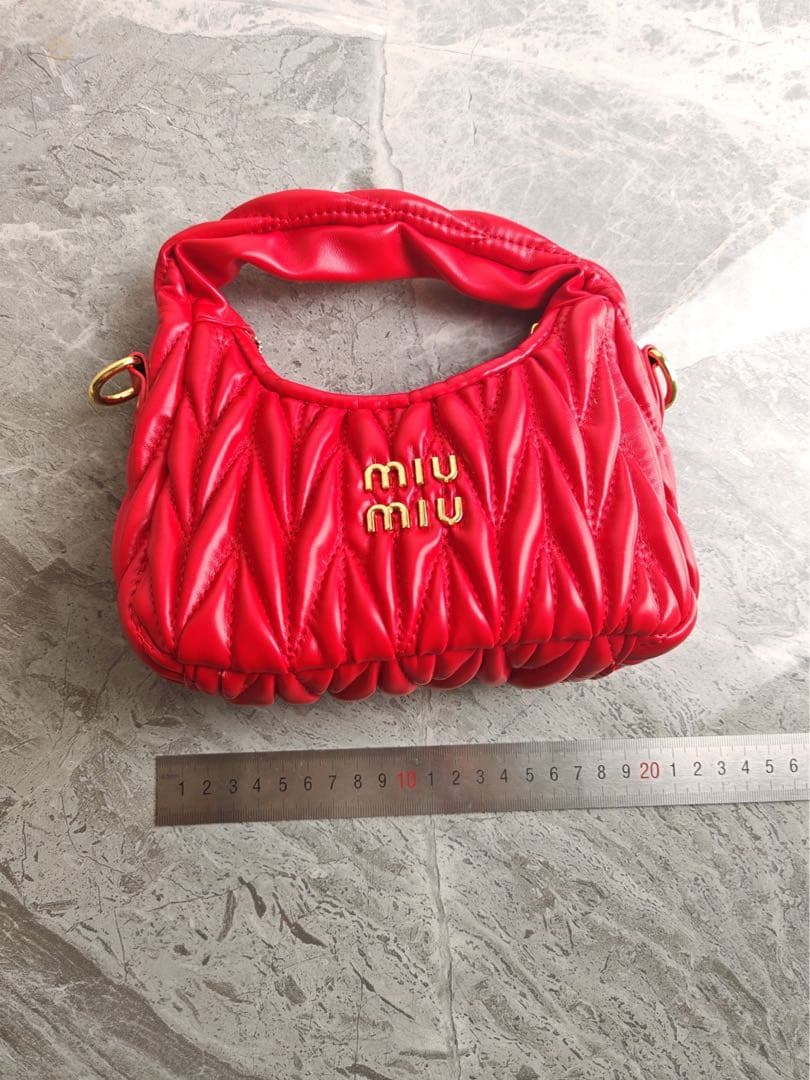 miu miu ミュウミュウ マテラッセ 2WAY ショルダーバッグ レッド美品