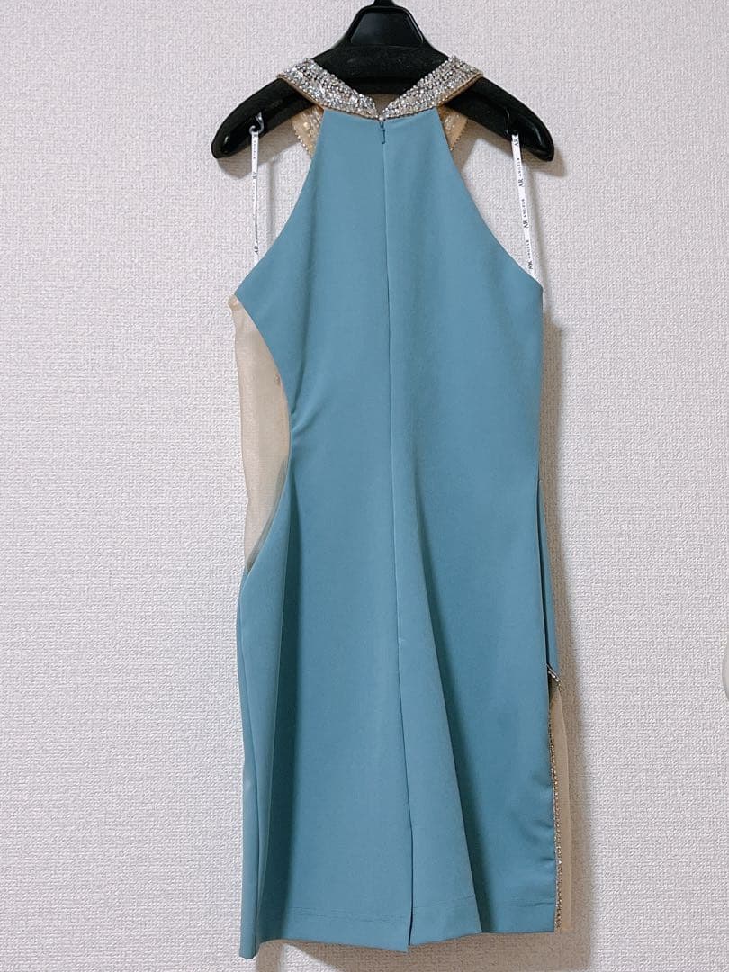 ビジュー装飾タイトフィットミニドレス　Mサイズ