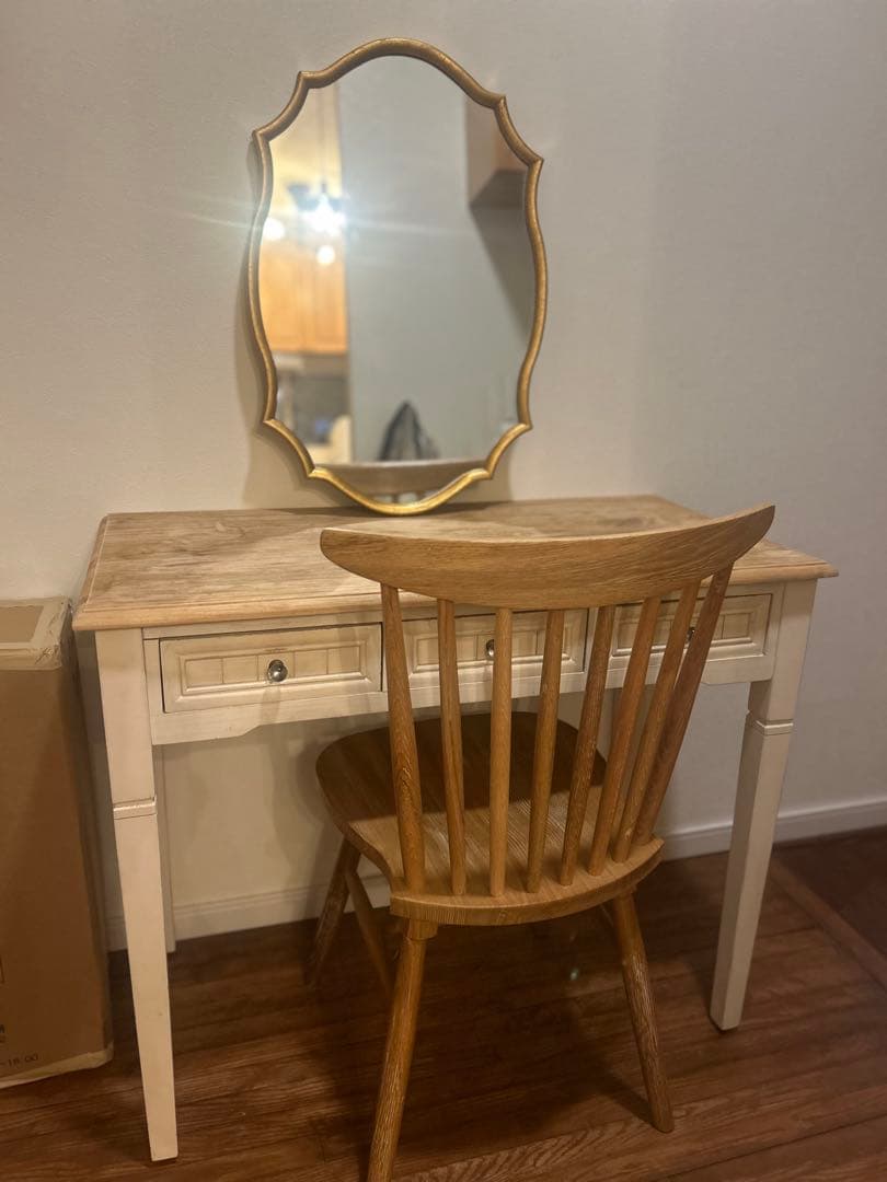 ビーカンパニーデスク　ドレッサーアンティーク木製　ホワイト