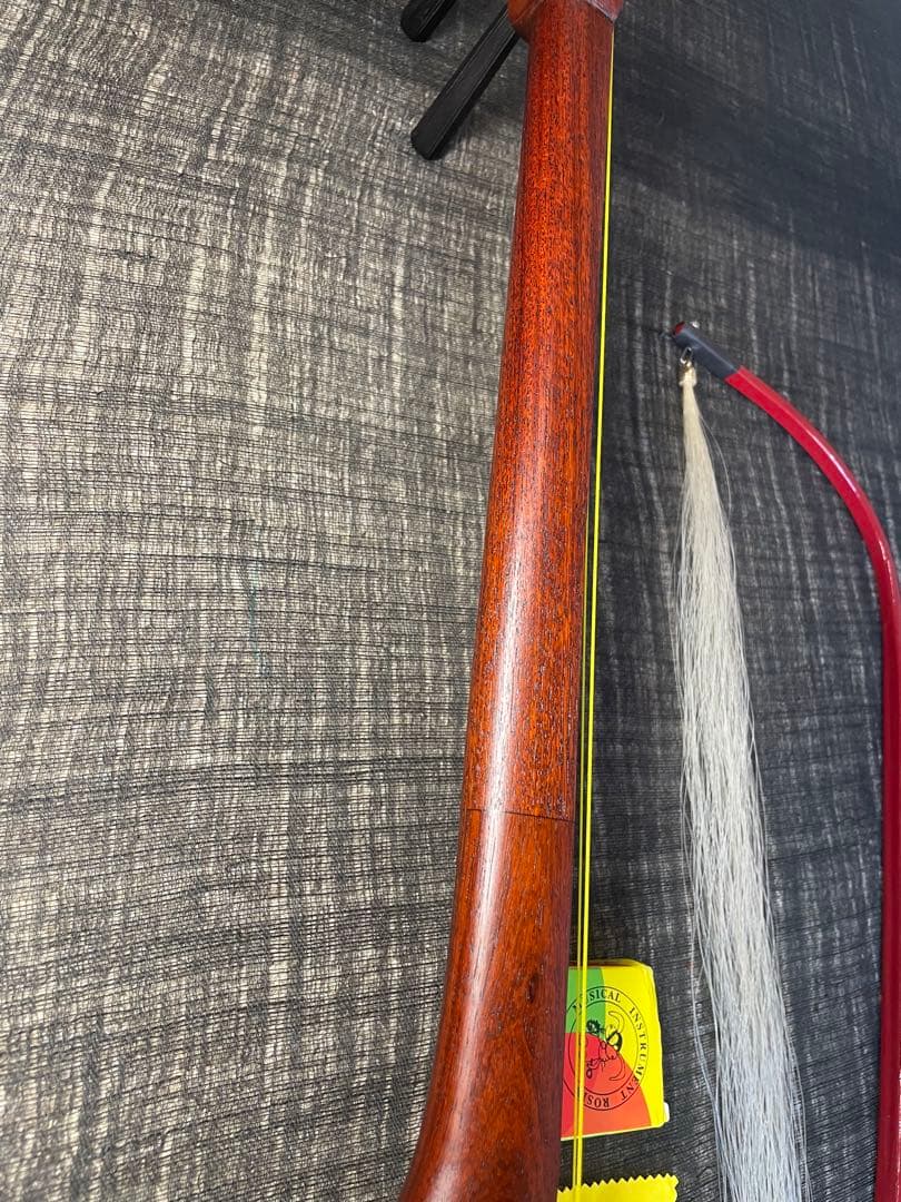 和胡弓　　花梨延棹　花梨胴　竹弓　付属品