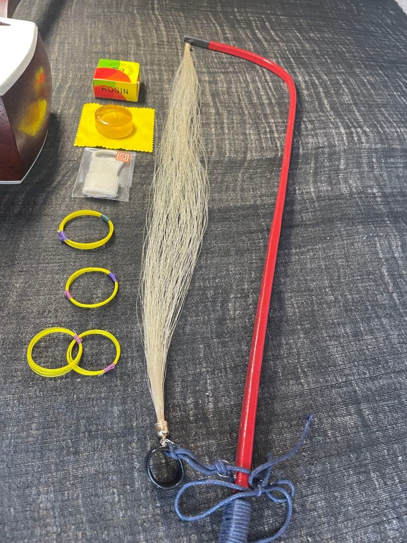 和胡弓　　花梨延棹　花梨胴　竹弓　付属品