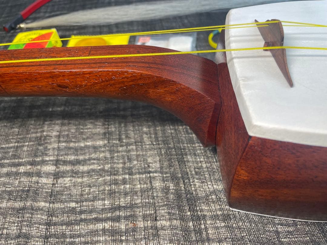 和胡弓　　花梨延棹　花梨胴　竹弓　付属品